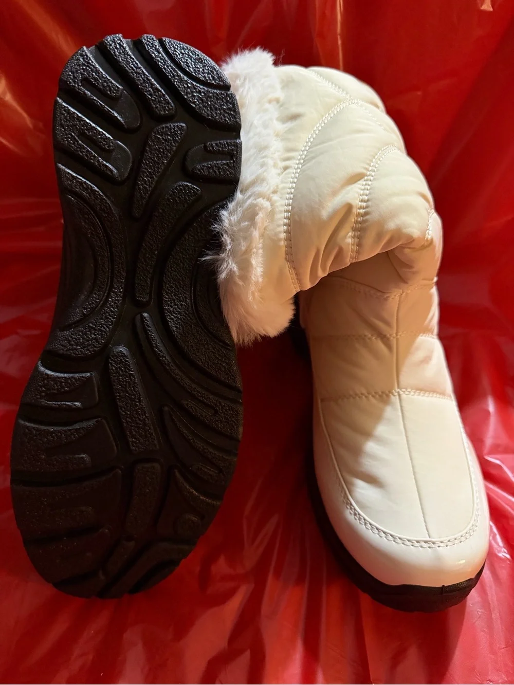 Easy Dry by Easy Street Women's White Cuddle Waterproof Boots Shoes size 9.5